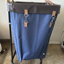 Laundry basket With Wheels