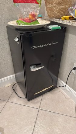 Mini Bar Frigidaire