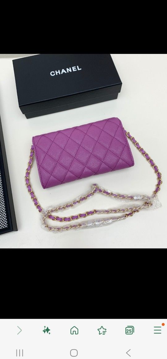 CHANEL
Caviar Quilted Medium Double Flap Purple