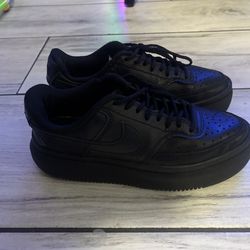 Nike Wmns Court Vision Alta 'Triple Black' kids size 6