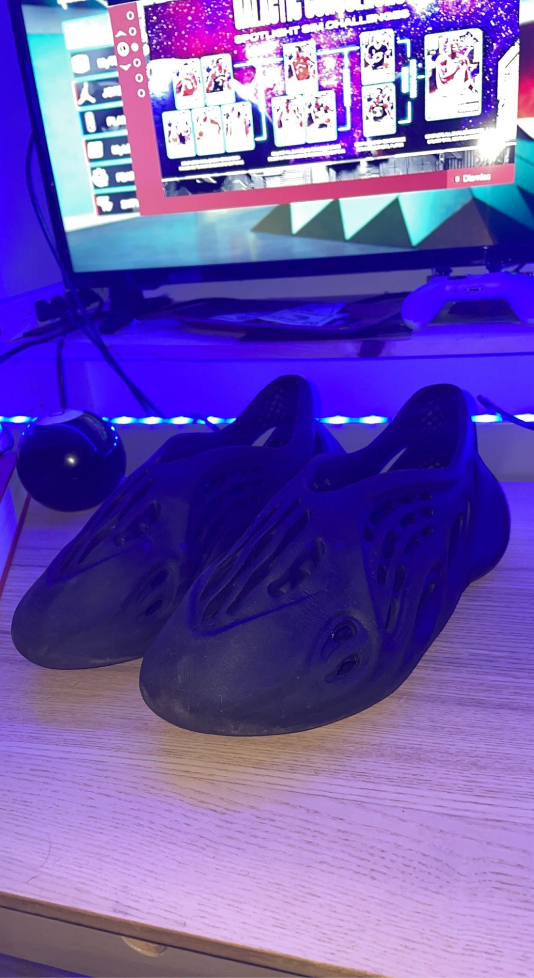 yeezy foam runners onyx