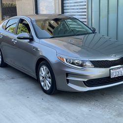 2018 KIA Optima