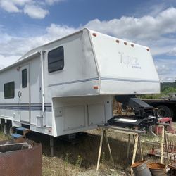 5th Wheel RV  26 Foot