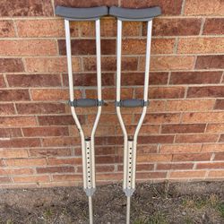 Crutches Set for 4’8” - 5’2”