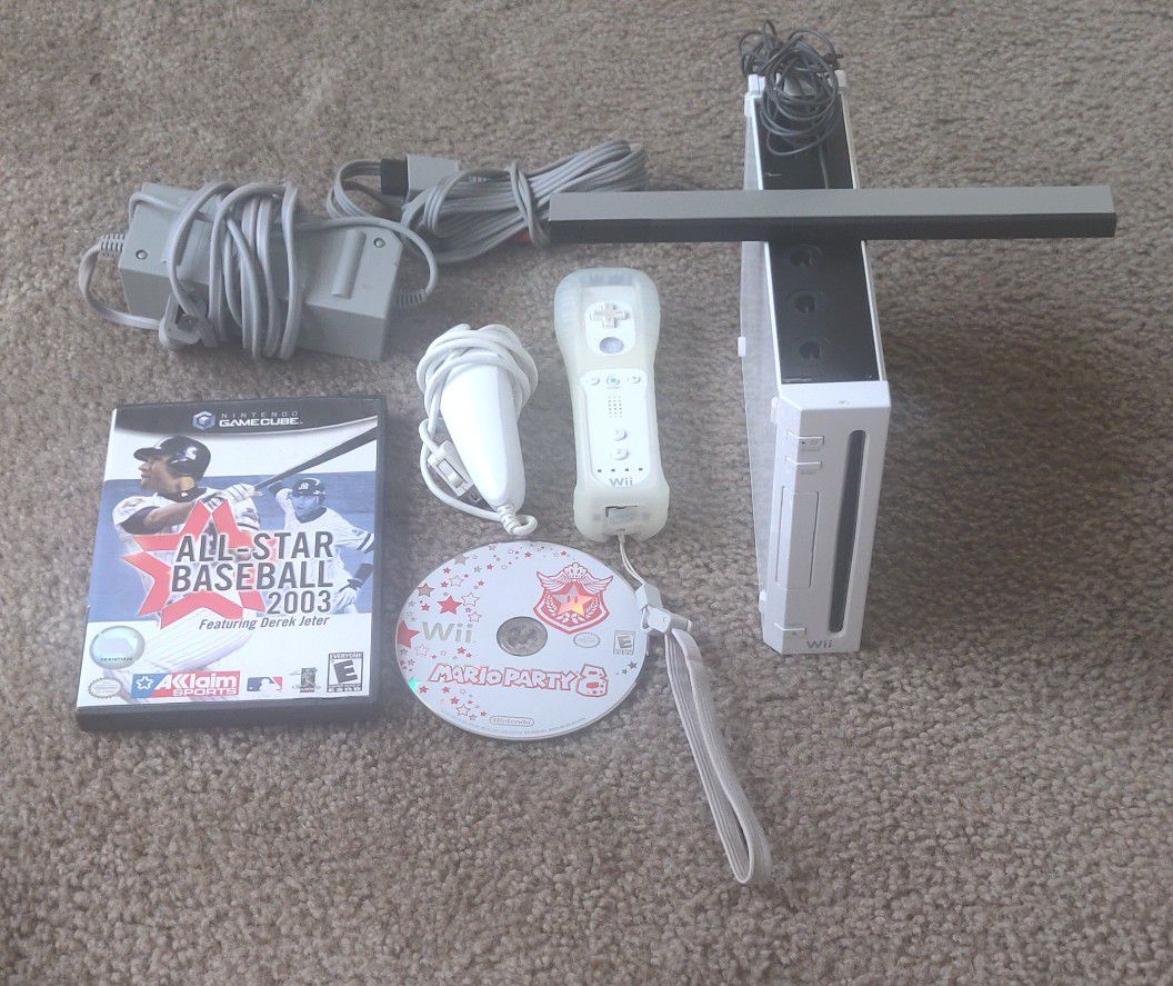 Nintendo Wii (RVL-001; GC Compatible) Console w\Mario Party8 +All Star Baseball GameCube