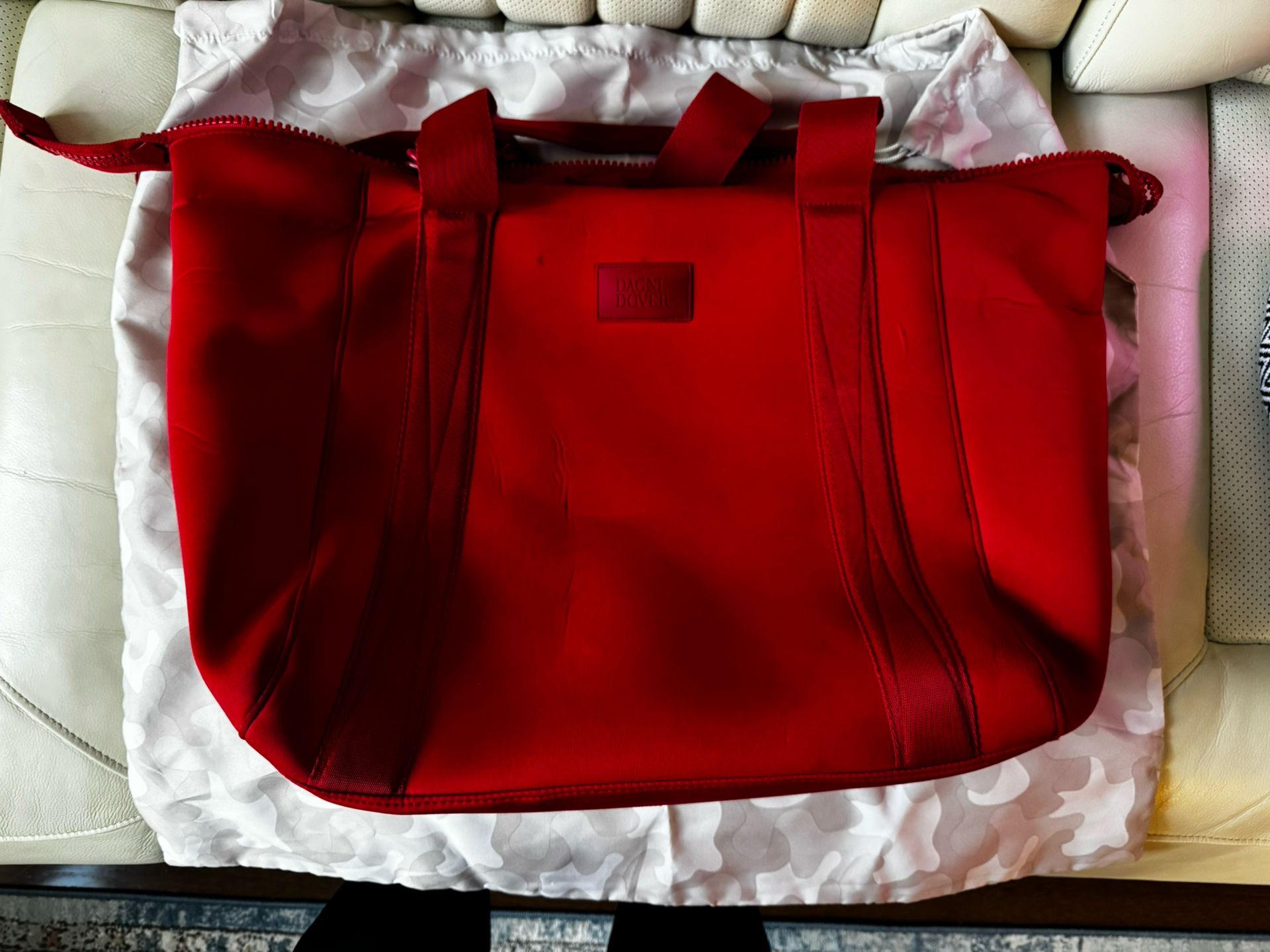 👜 Dagne Dover XL Landon Carryall – Discontinued Red