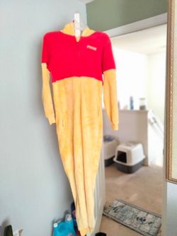 Winnie the Pooh Adult One-Piece Pajama Onesie/Cosplay  adult M