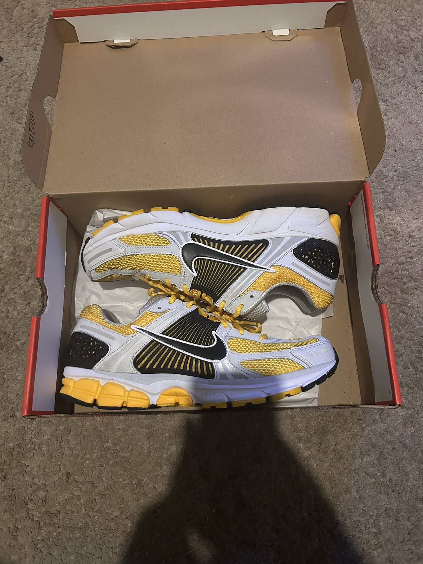 Mens Nike Vomero Size 11