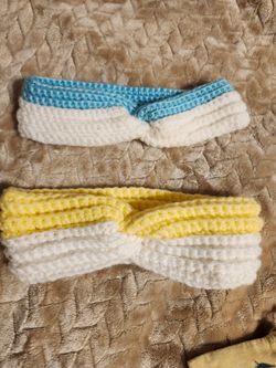 New knitted headbands