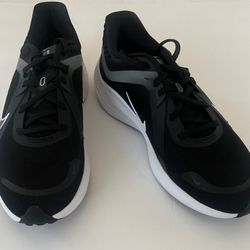 Nike Quest 5 - Brand New in Box