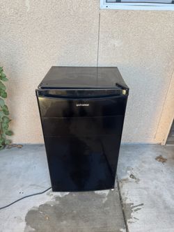 Upstreman Mini Fridge