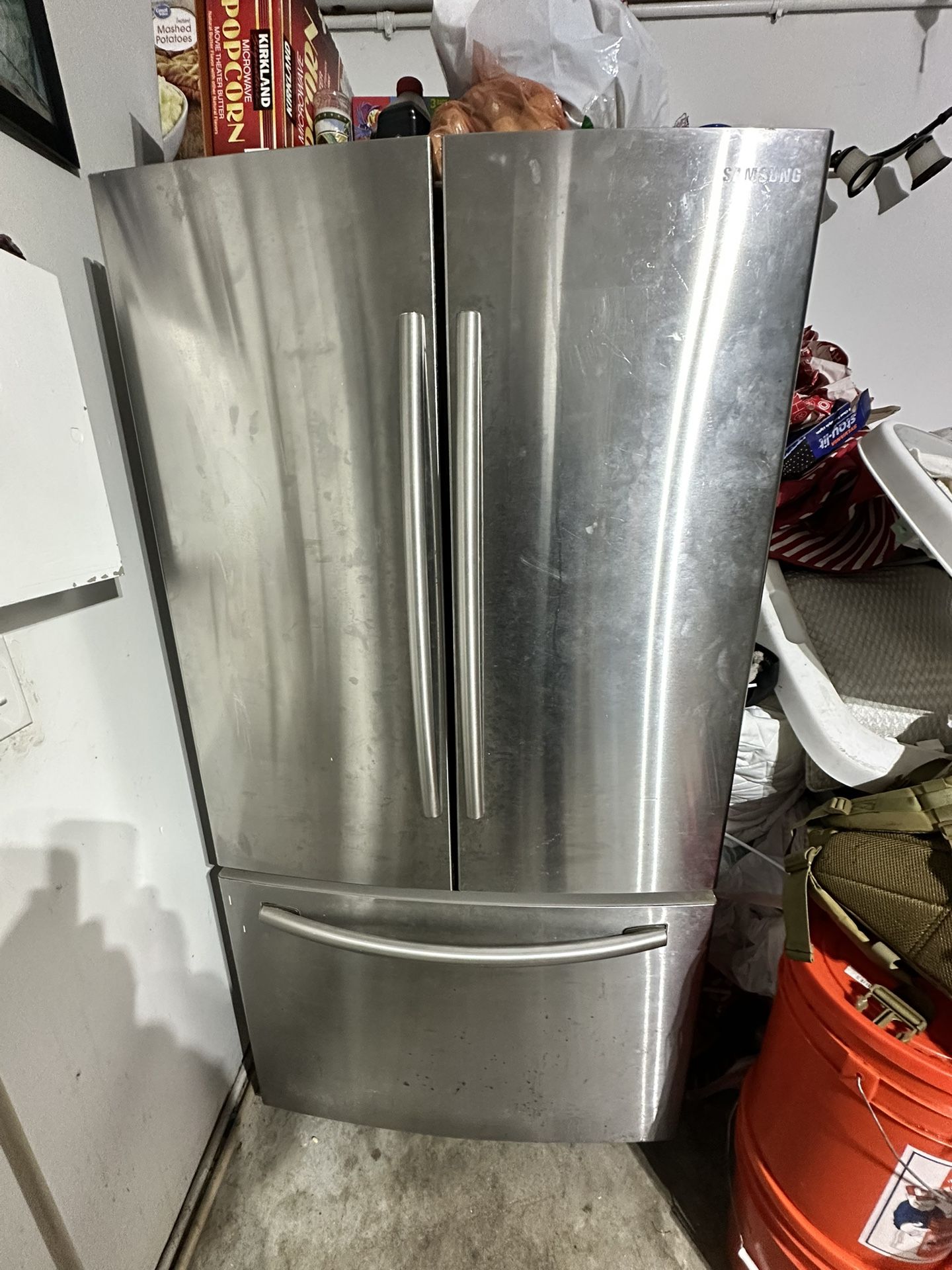 Refrigerator 