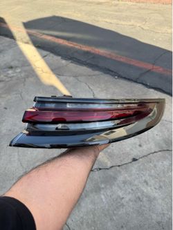 Porsche panamera tail light dark