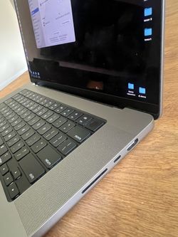 Apple macbook pro 16 inch mint