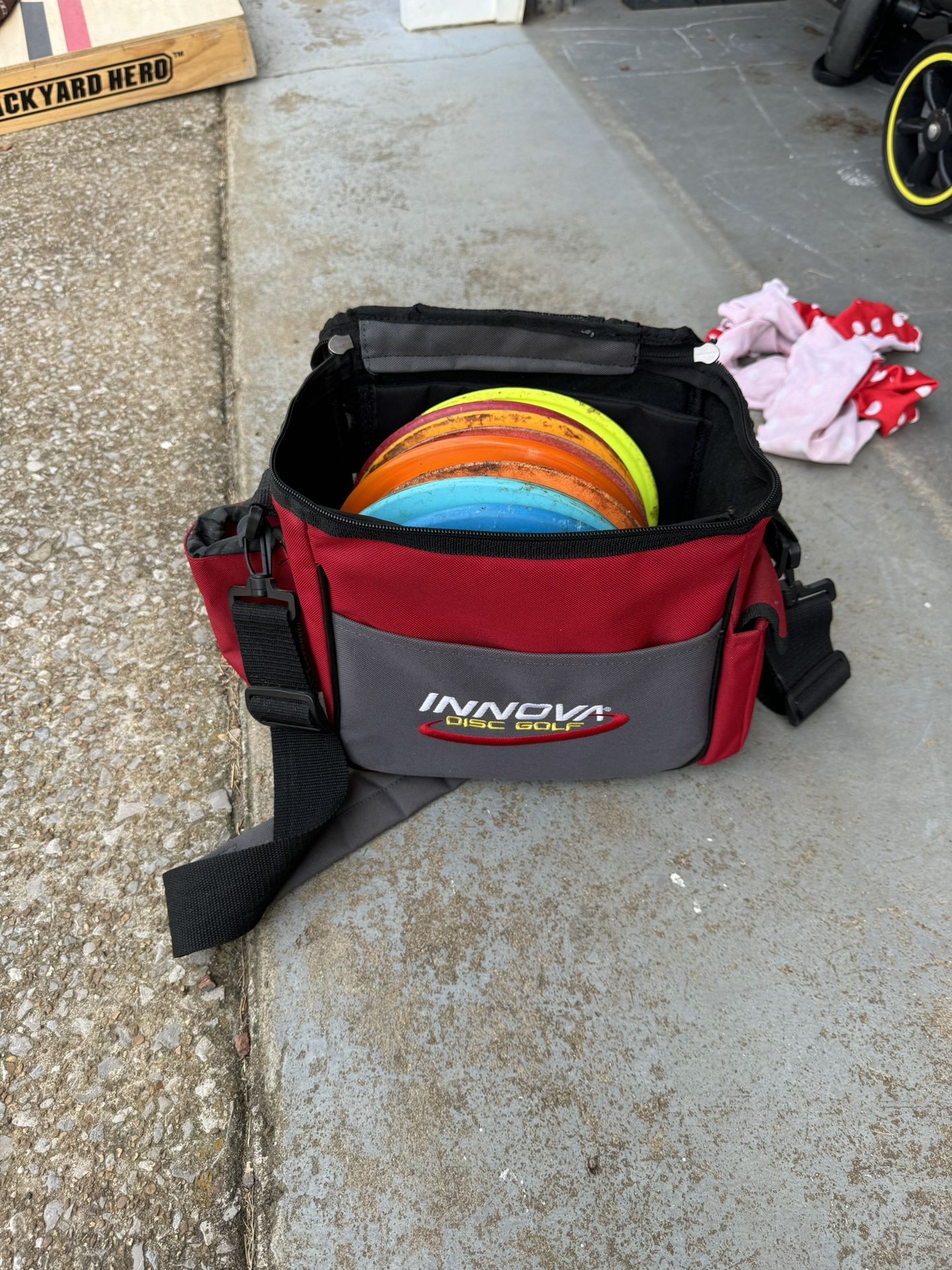 Disc Golf Bag And 10 Discs 