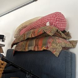 Many Pillow Styles And Beautiful Twin Custom Made Bedspread 