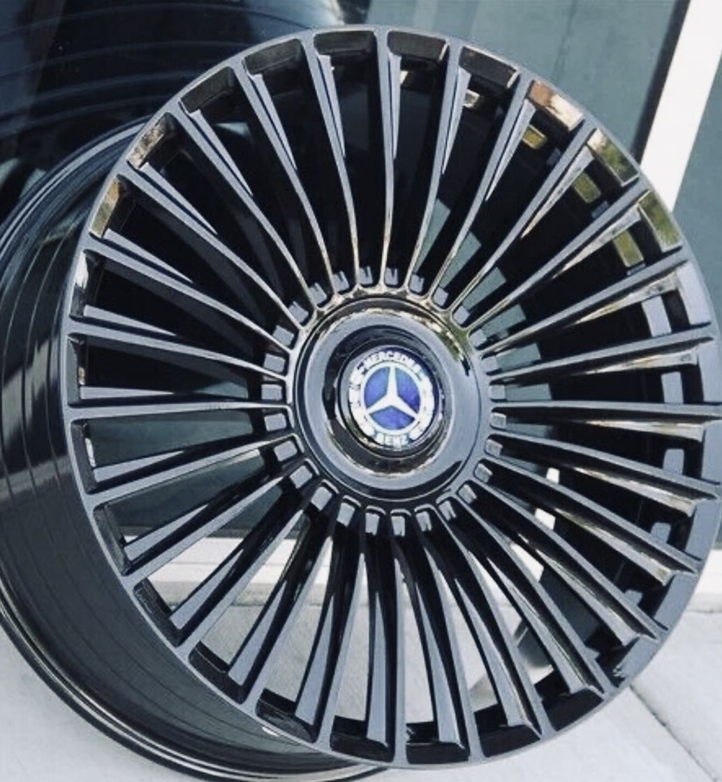 Mercedes S550 22x9/10.5 New Maybach Style Rims With Floating Caps And Tires Set