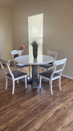 Table set 4 chairs