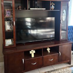 Cherry Wood Entertainment Center / Tv Stand 