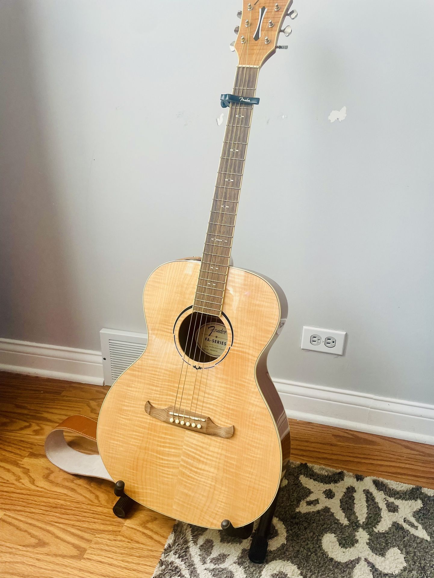 Fender Guitar 235e
