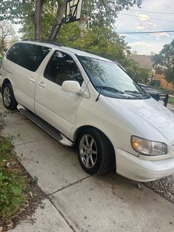 2000 Toyota Sienna