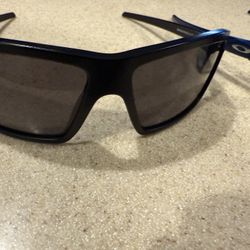 Like New 2 Pair Oakley Glasses 