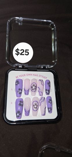 Custom press on nails