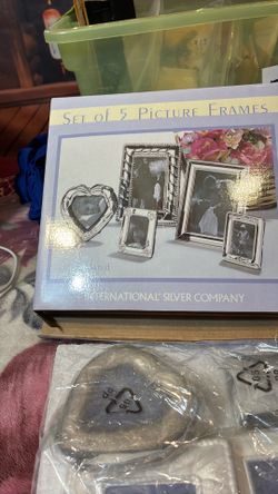 5 set of picture frames