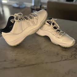 Jordan 11 low legend blue