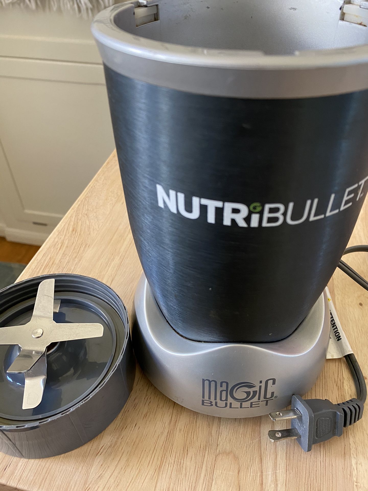 NutríBullet - Silver - Magic Bullet Blender