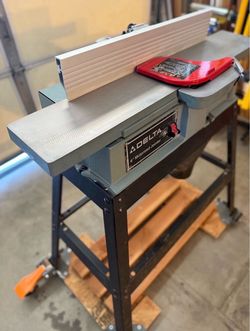 6” DELTA Jointer cast iron with original stand and BORA mobile base, Big Gulp dust collection hood, New set of HSS blades, woodworking tools