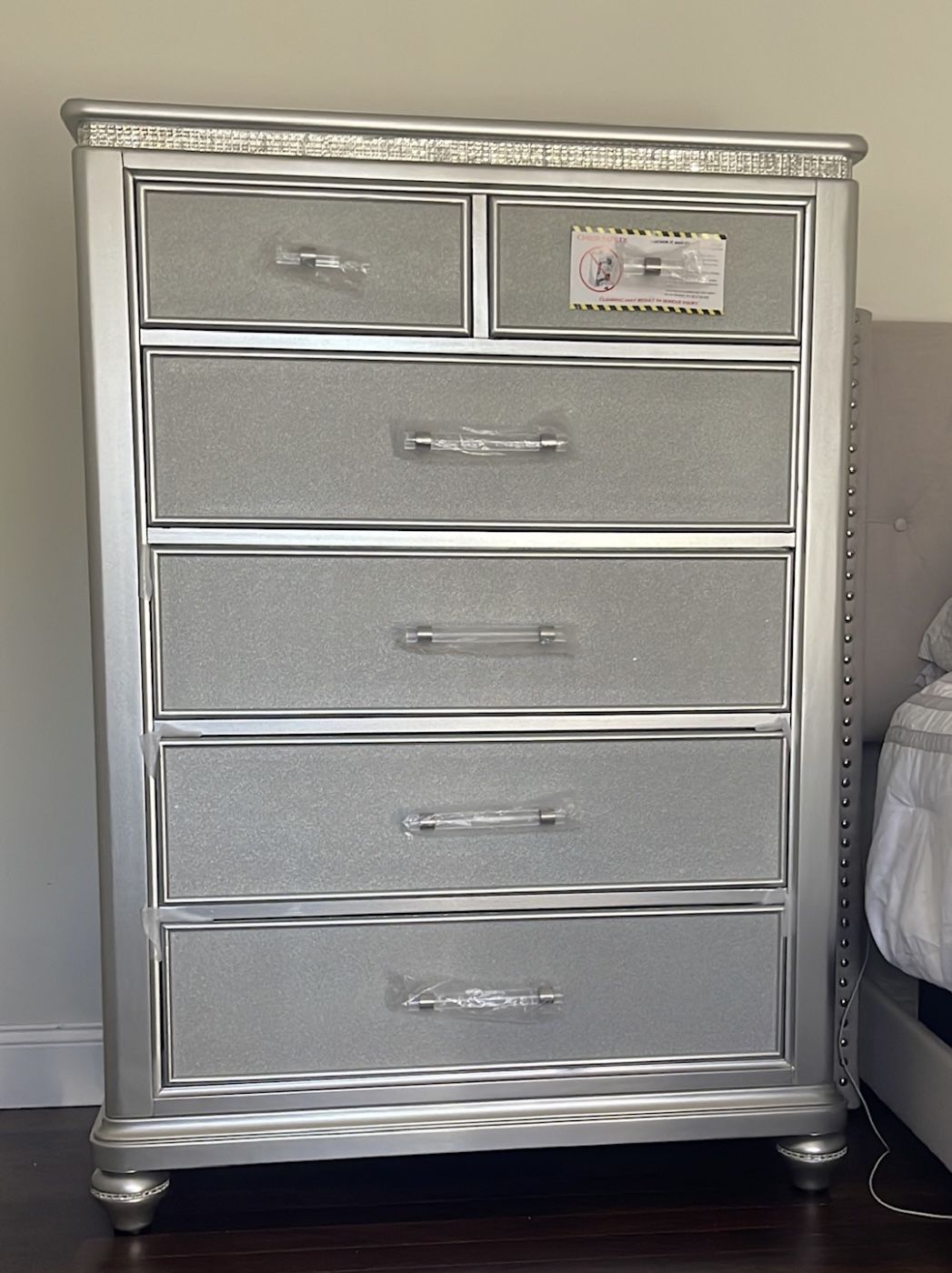 Elegant Silver 5-Drawer Dresser – Like New