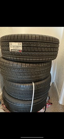 Yokohama Geolandar H/T G056 P255/60R18 107H BSW Tires.