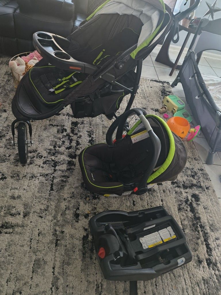 Graco Car seat And Stroller