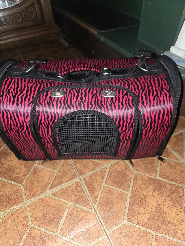 Small Animal Carrier With Heavy Duty Straps.