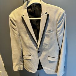 Mens Zara sports jacket barely used. Great condition no stains or rips , size Medium