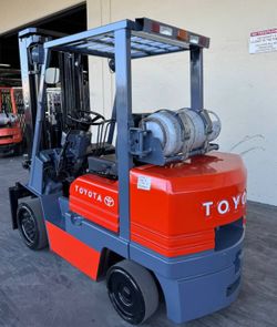 Toyota Forklift 7000lb 3 Stage 