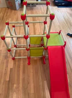 little monkey indoor Climbing Gym with Slide – Great Condition