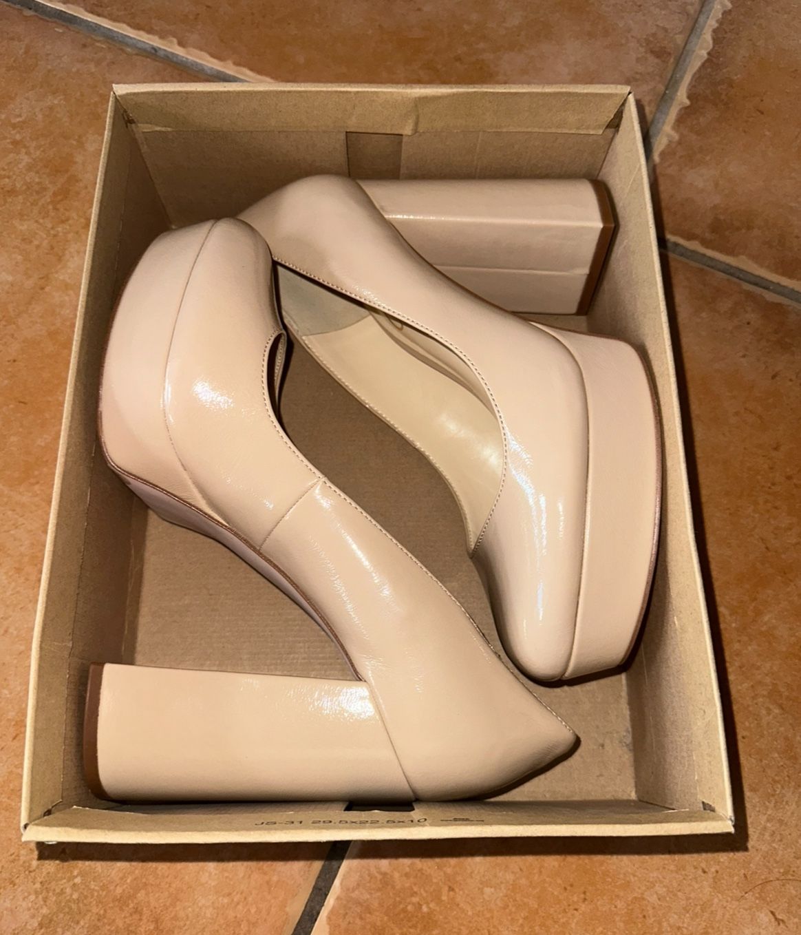 Jessica Simpson Beige Pumps