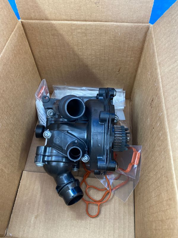 2014 VW Jetta 1.8 thermostat housing/water pump for Sale in Chula Vista