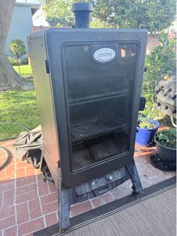 Pellet smoker