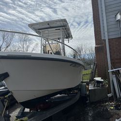 Vendo Bote De 19 Pies Motor Evenrude E-Tec 90hp Año 2006 Todo En Buenas Condiciones Solo Interesados 