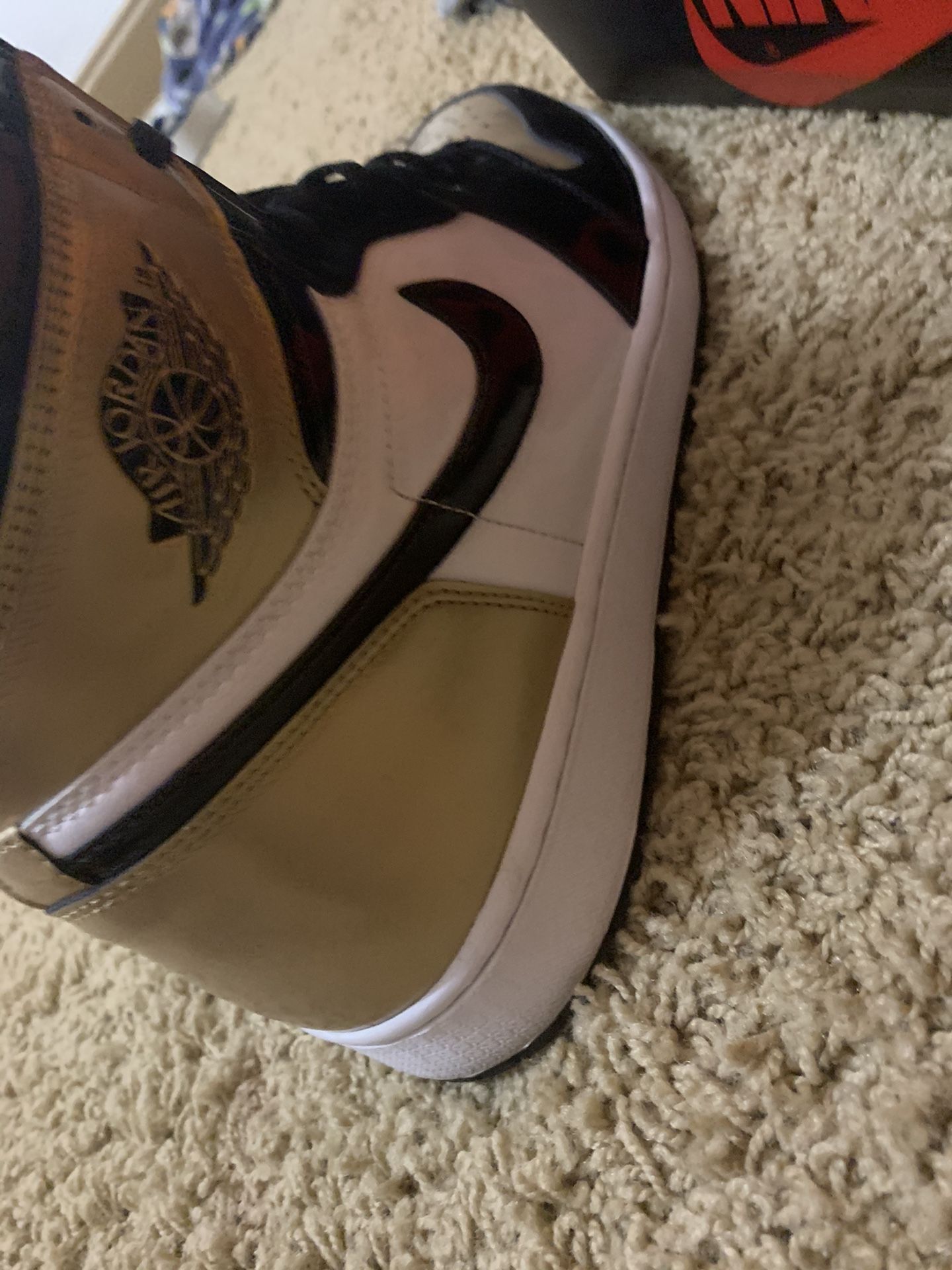 Gold Toe Jordan 1 High DS with box and laces
