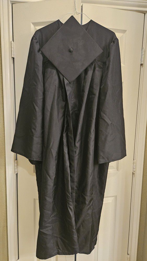 Graduation Cap & Gown XL