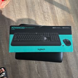 Logitech Advanced Combo KEYBOARD AND MOUSE NEW
