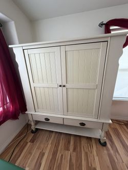 Entertainment Center, Coffee Table And In Table