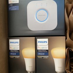 Smart Lighting Phillips Hue Bridge & 2 Lightbulbs