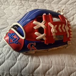 Brand New Soto, Corona Angels Glove