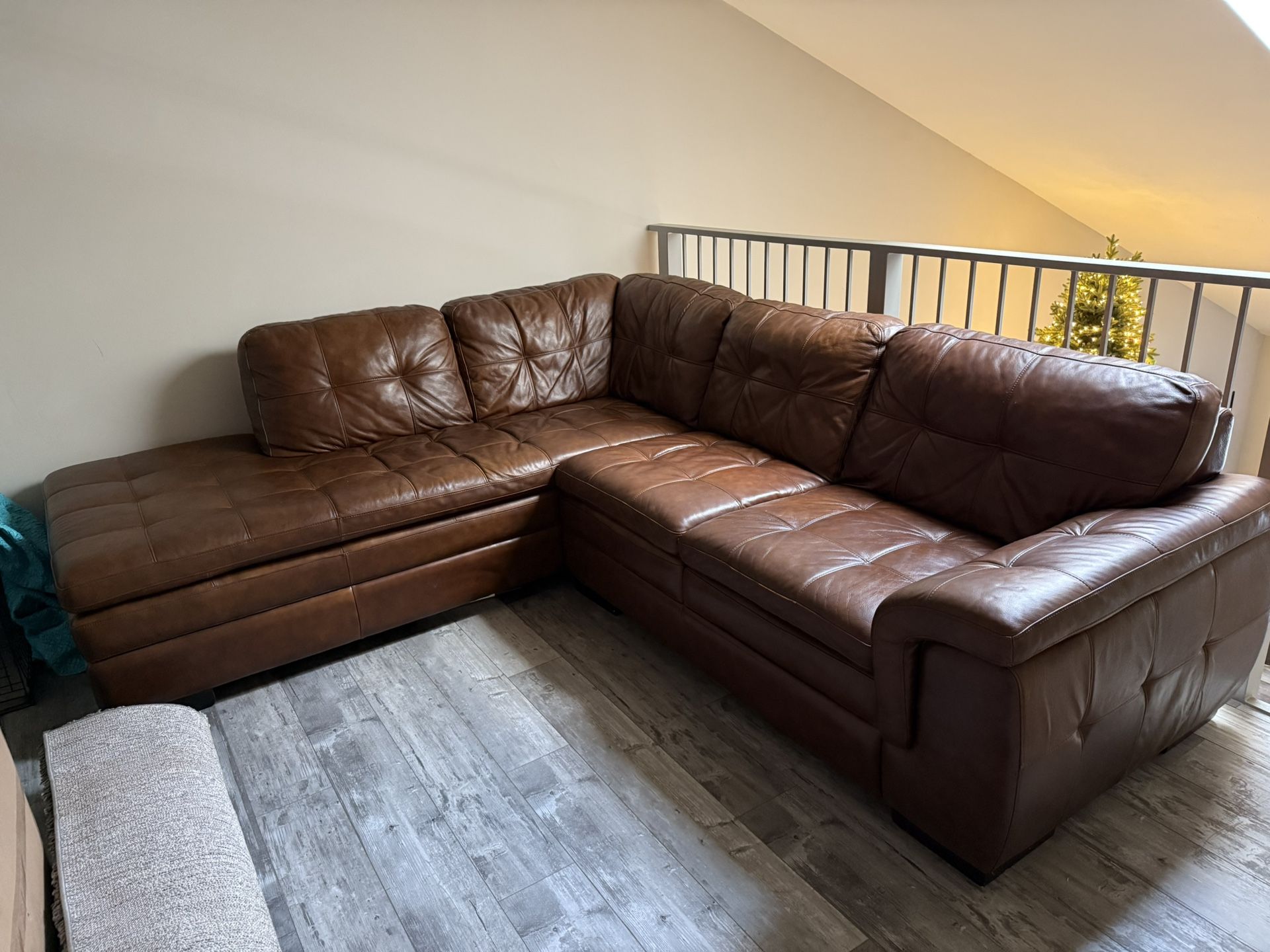 Leather Furniture 100 %
