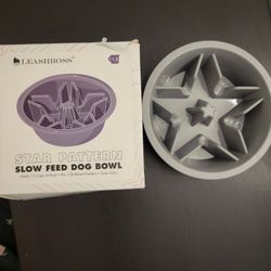 Leashboss Star Pattern Slow Feed Dog Bowl